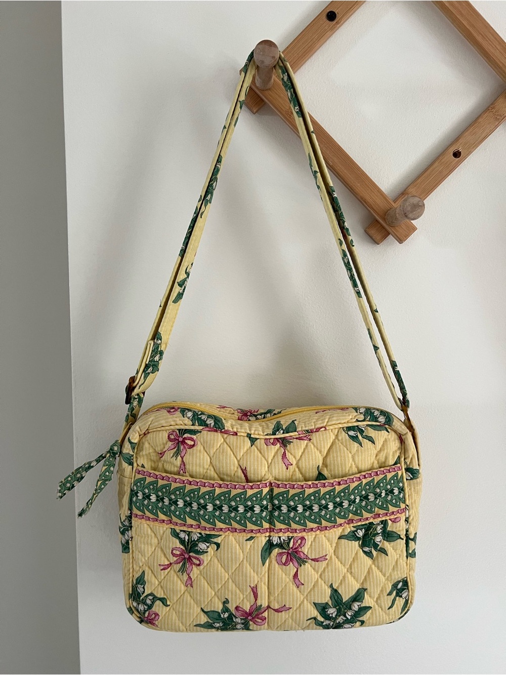 Vera Bradley Yellow New Hope Buckle Bag